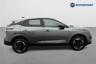 Nissan Qashqai N-Connecta Manual Petrol SUV - Stock Number (1683518) - Drivers side
