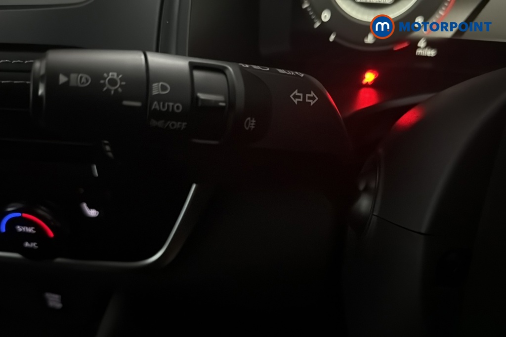 Nissan Qashqai N-Connecta Manual Petrol SUV - Stock Number (1683533) - 5th supplementary image