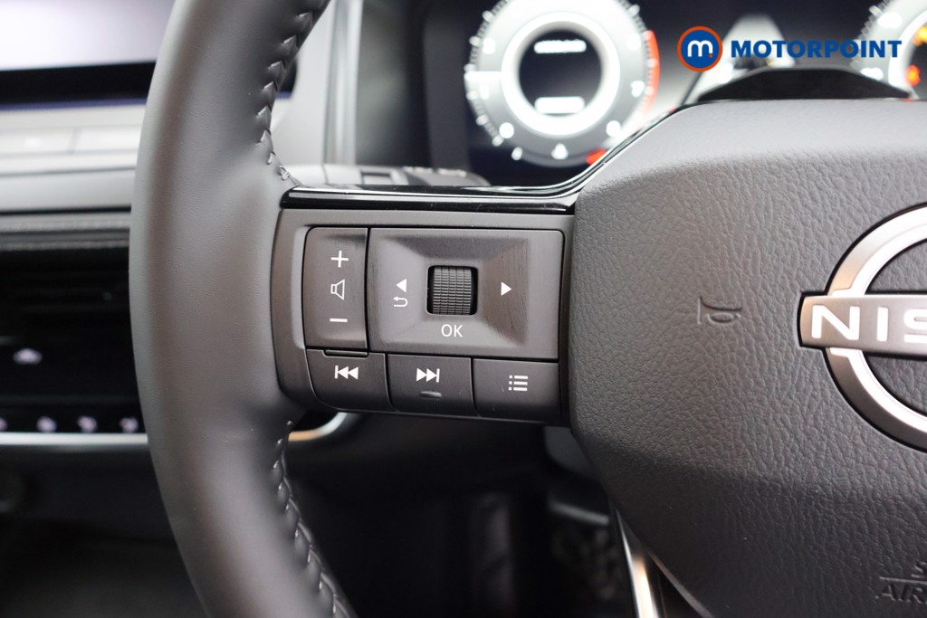 Nissan Qashqai N-Connecta Manual Petrol SUV - Stock Number (1683539) - 2nd supplementary image