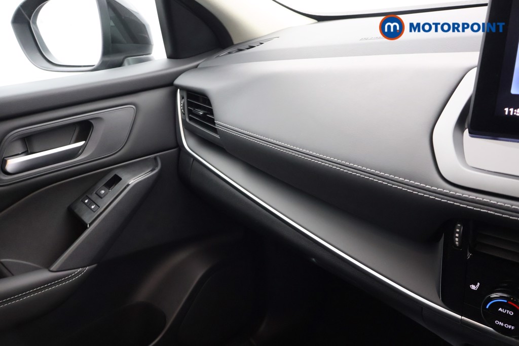 Nissan Qashqai N-Connecta Manual Petrol SUV - Stock Number (1683539) - 12th supplementary image