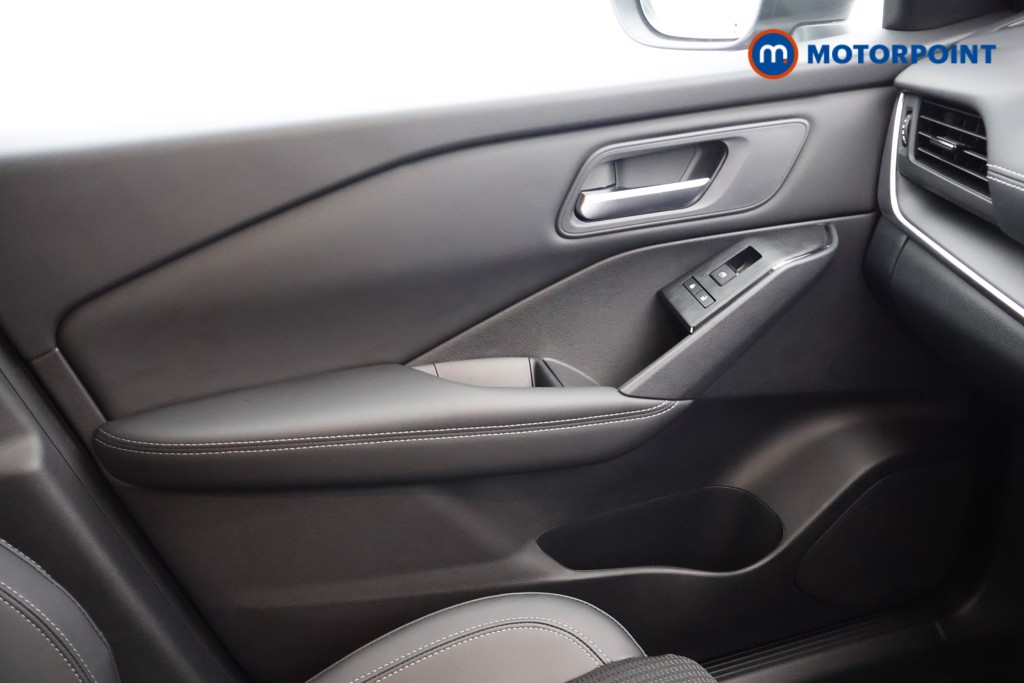 Nissan Qashqai N-Connecta Manual Petrol SUV - Stock Number (1683539) - 13th supplementary image