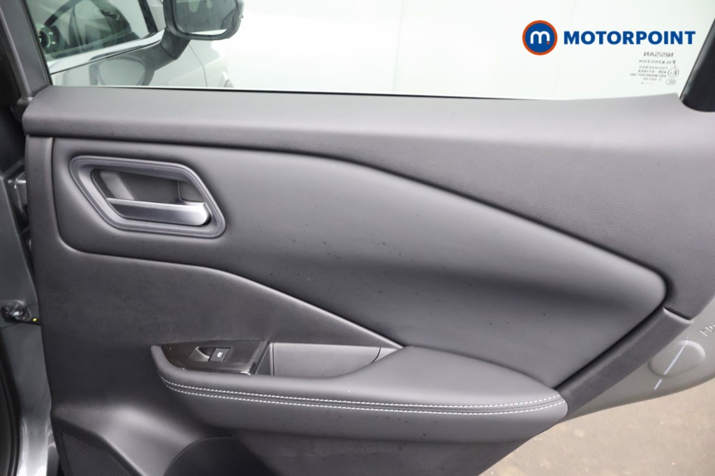 Nissan Qashqai N-Connecta Manual Petrol SUV - Stock Number (1683539) - 21st supplementary image