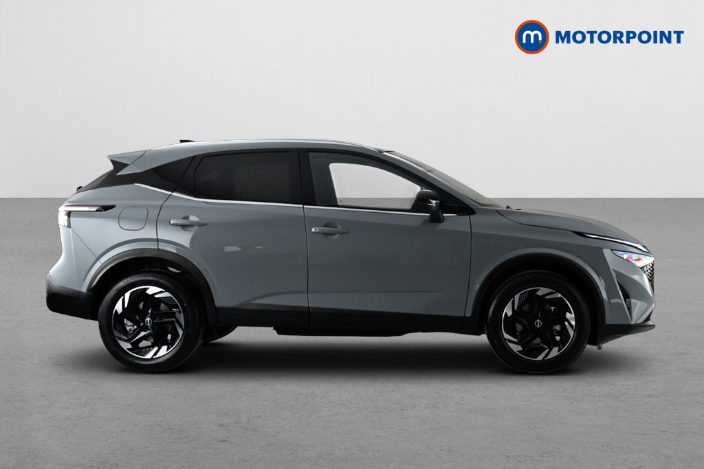 Nissan Qashqai N-Connecta Manual Petrol SUV - Stock Number (1683541) - Passenger side