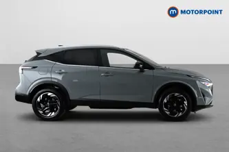 Nissan Qashqai N-Connecta Manual Petrol SUV - Stock Number (1683541) - Passenger side