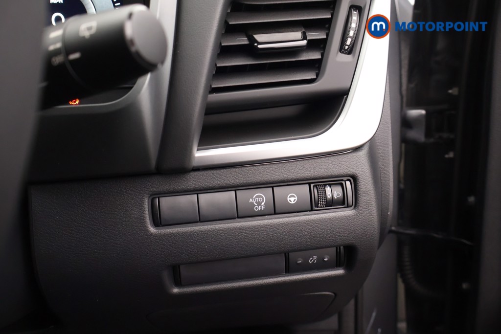 Nissan Qashqai N-Connecta Manual Petrol SUV - Stock Number (1683555) - 8th supplementary image