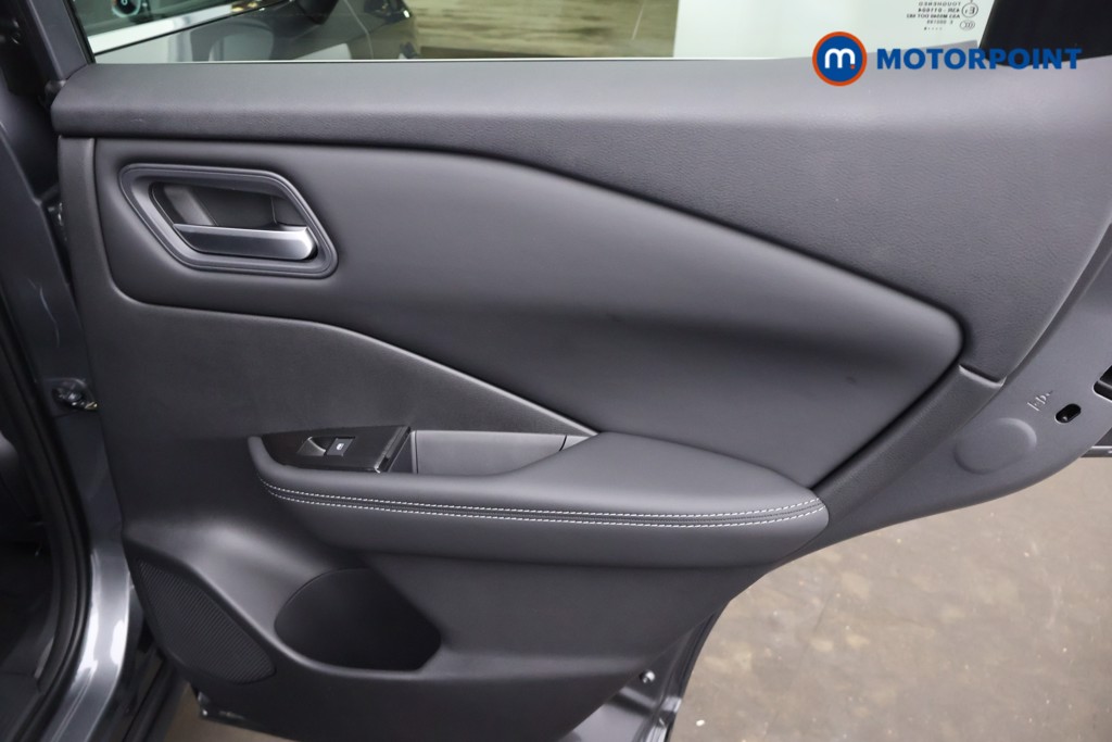 Nissan Qashqai N-Connecta Manual Petrol SUV - Stock Number (1683555) - 20th supplementary image