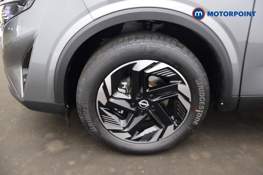 Nissan Qashqai N-Connecta Manual Petrol SUV - Stock Number (1683555) - 32nd supplementary image