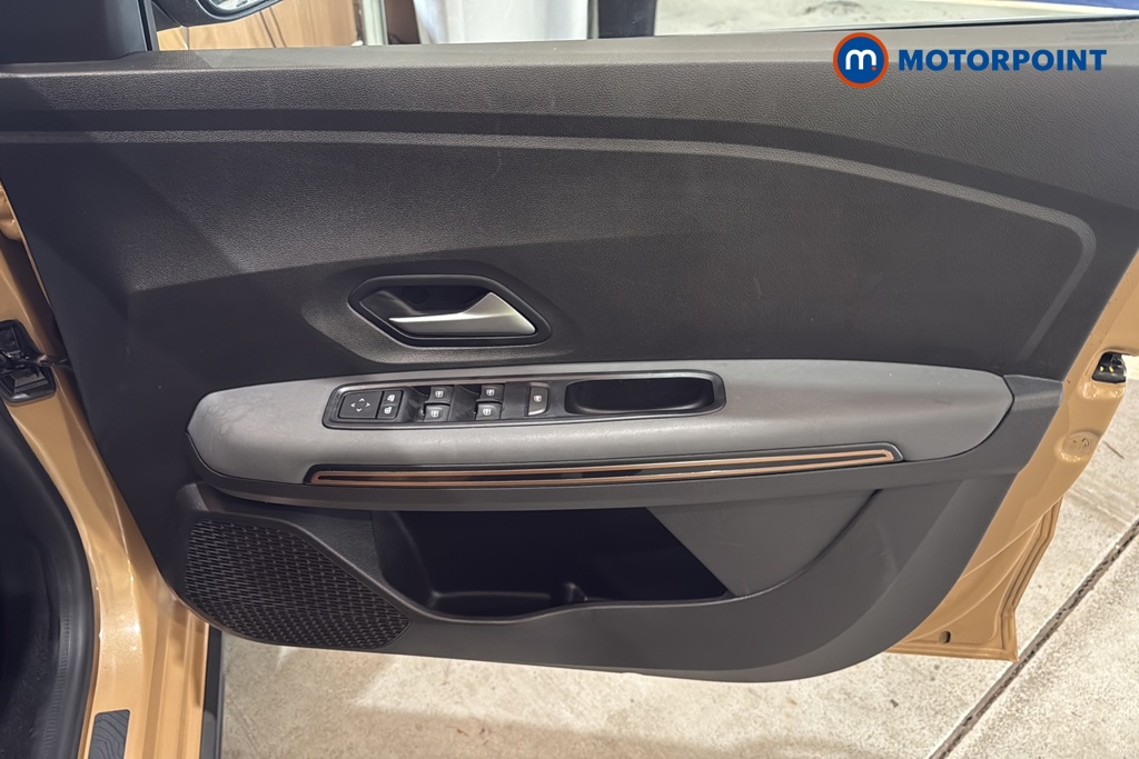 Dacia Sandero Stepway Extreme Manual Petrol Hatchback - Stock Number (1685565) - 18th supplementary image