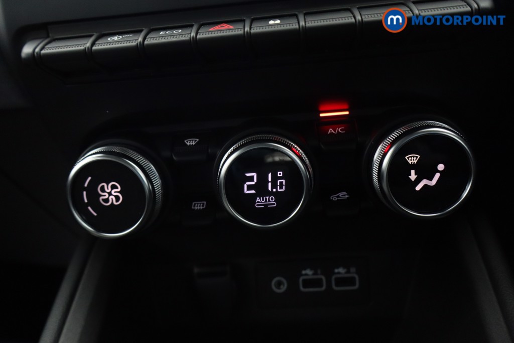 Renault Clio Evolution Manual Petrol Hatchback - Stock Number (1685659) - 11th supplementary image