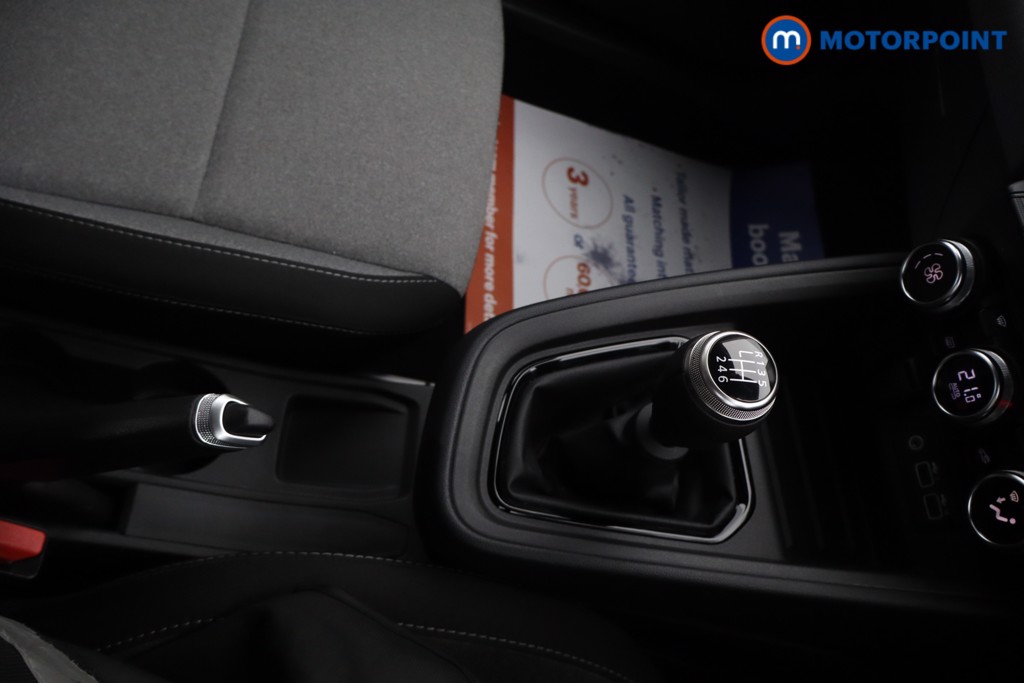 Renault Clio Evolution Manual Petrol Hatchback - Stock Number (1685659) - 13th supplementary image