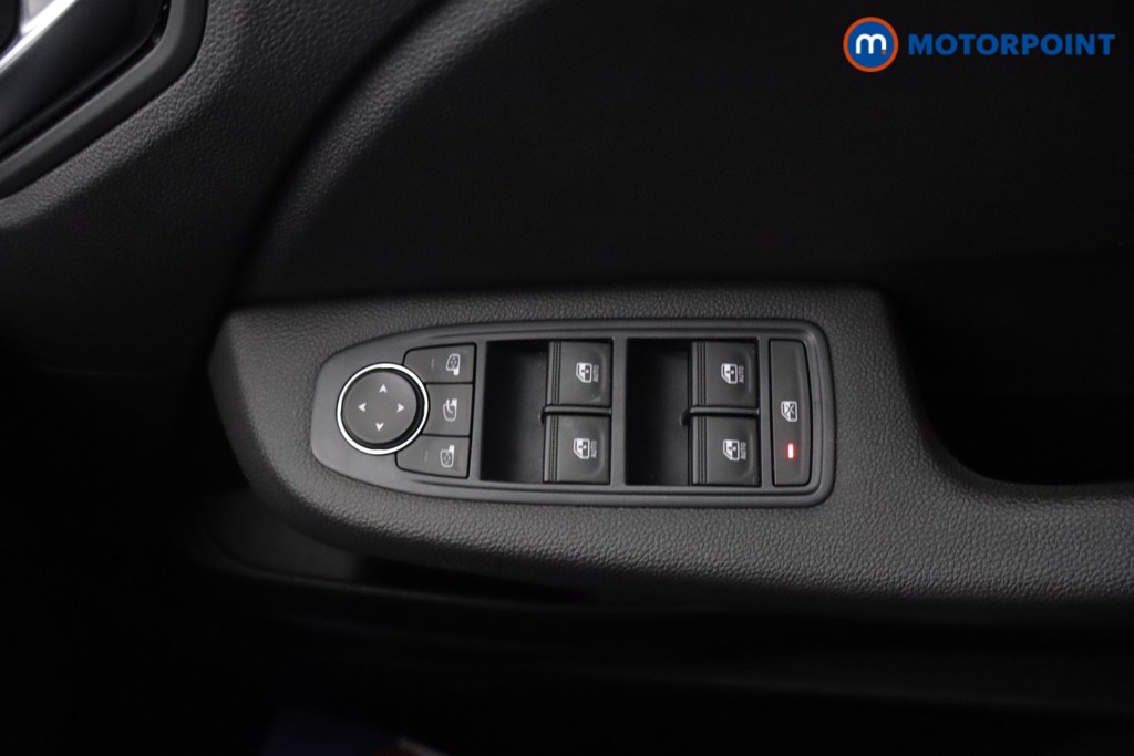 Renault Clio Evolution Manual Petrol Hatchback - Stock Number (1685659) - 14th supplementary image