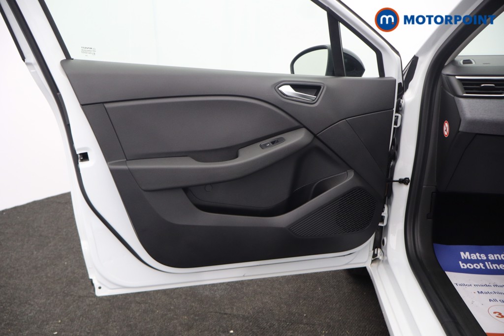 Renault Clio Evolution Manual Petrol Hatchback - Stock Number (1685659) - 23rd supplementary image