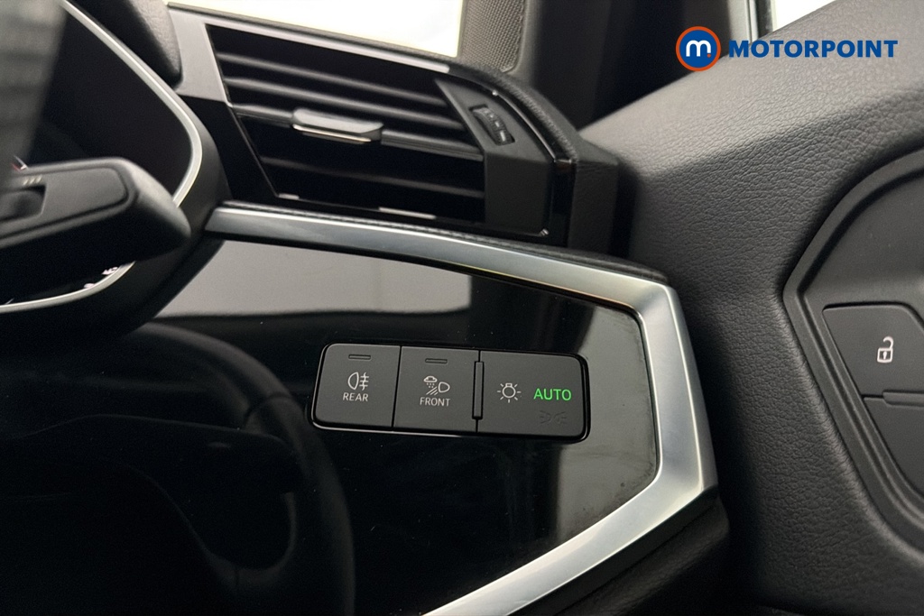 Audi Q3 Black Edition Manual Petrol SUV - Stock Number (1686555) - 11th supplementary image