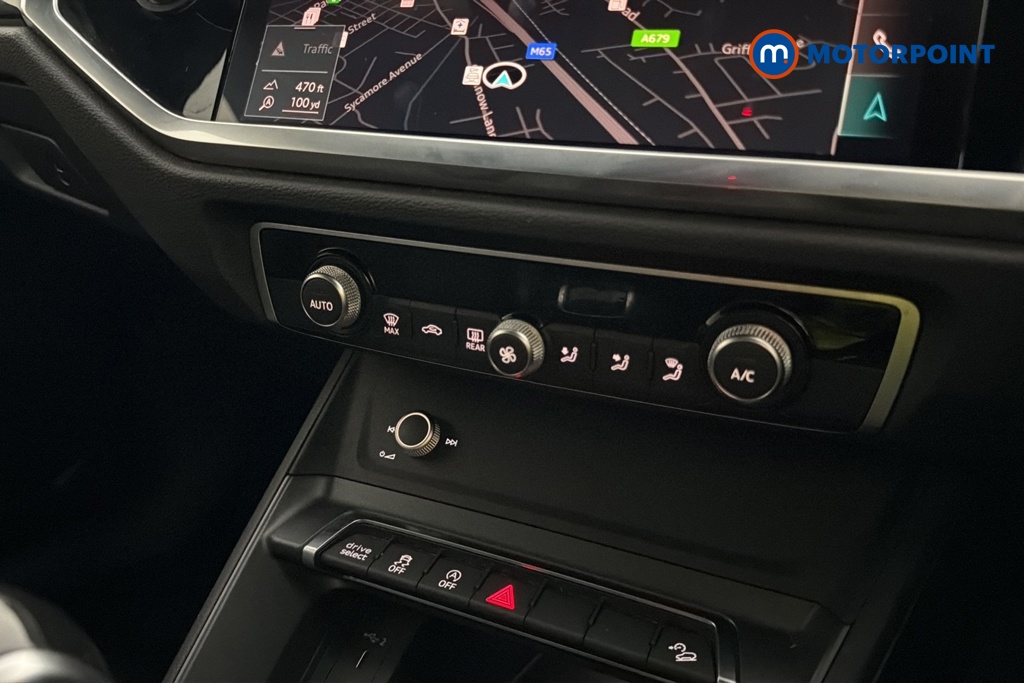 Audi Q3 Black Edition Manual Petrol SUV - Stock Number (1686555) - 12th supplementary image