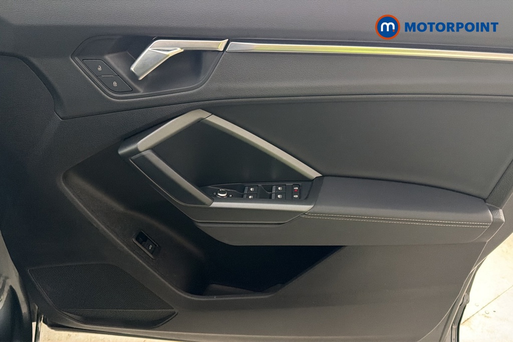Audi Q3 Black Edition Manual Petrol SUV - Stock Number (1686555) - 18th supplementary image