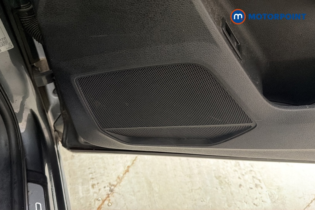 Audi Q3 Black Edition Manual Petrol SUV - Stock Number (1686555) - 21st supplementary image