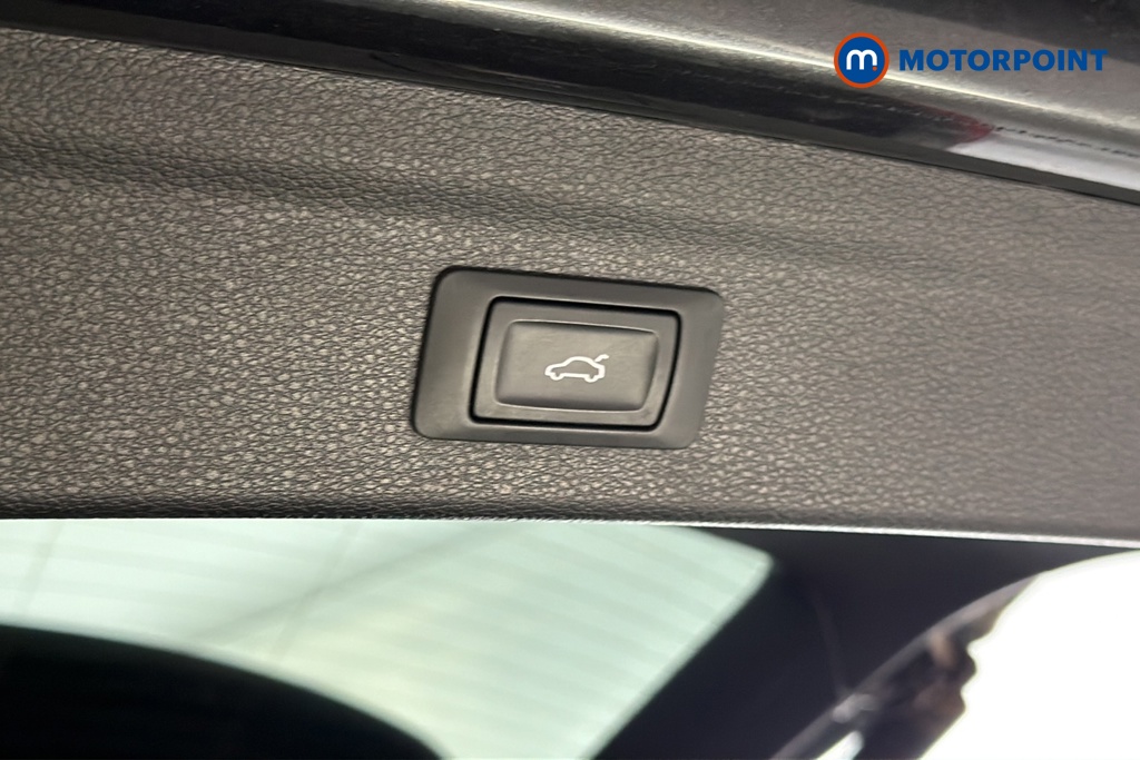 Audi Q3 Black Edition Manual Petrol SUV - Stock Number (1686555) - 35th supplementary image