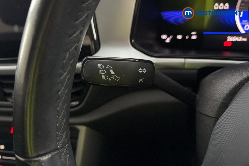 Volkswagen T-Roc Life Manual Petrol SUV - Stock Number (1686637) - 5th supplementary image