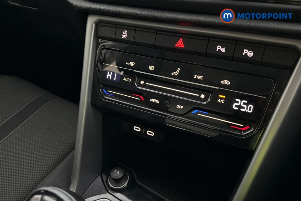 Volkswagen T-Roc Life Manual Petrol SUV - Stock Number (1686637) - 12th supplementary image