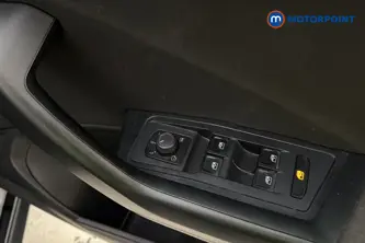 Volkswagen T-Roc Life Manual Petrol SUV - Stock Number (1686637) - 19th supplementary image