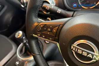 Nissan Juke N-Connecta Manual Petrol SUV - Stock Number (1686787) - 4th supplementary image