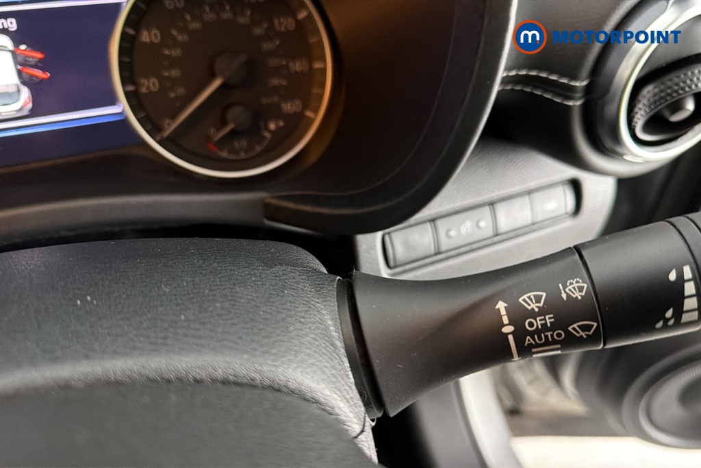 Nissan Juke N-Connecta Manual Petrol SUV - Stock Number (1686787) - 6th supplementary image