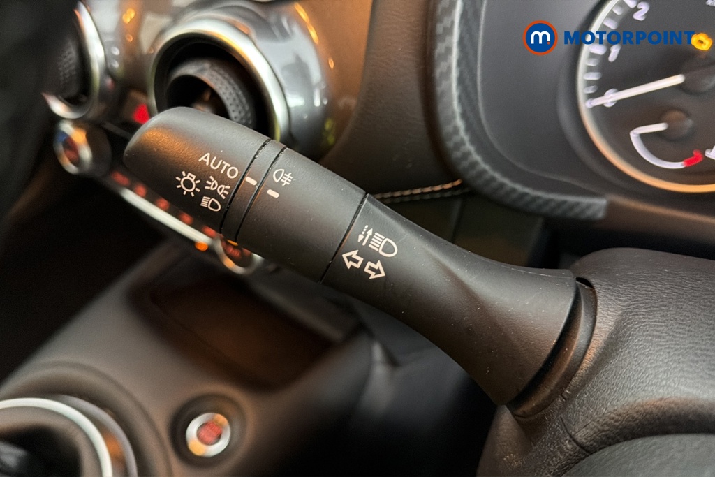 Nissan Juke N-Connecta Manual Petrol SUV - Stock Number (1686787) - 11th supplementary image