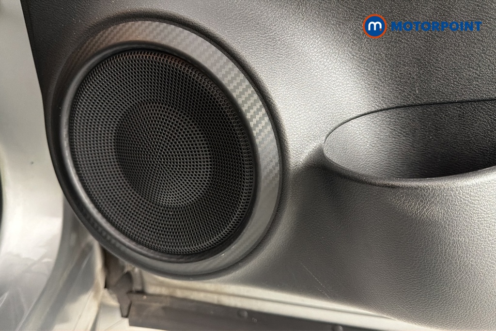 Nissan Juke N-Connecta Manual Petrol SUV - Stock Number (1686787) - 21st supplementary image