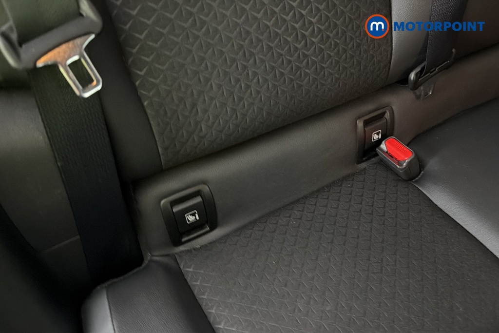 Nissan Juke N-Connecta Manual Petrol SUV - Stock Number (1686787) - 27th supplementary image