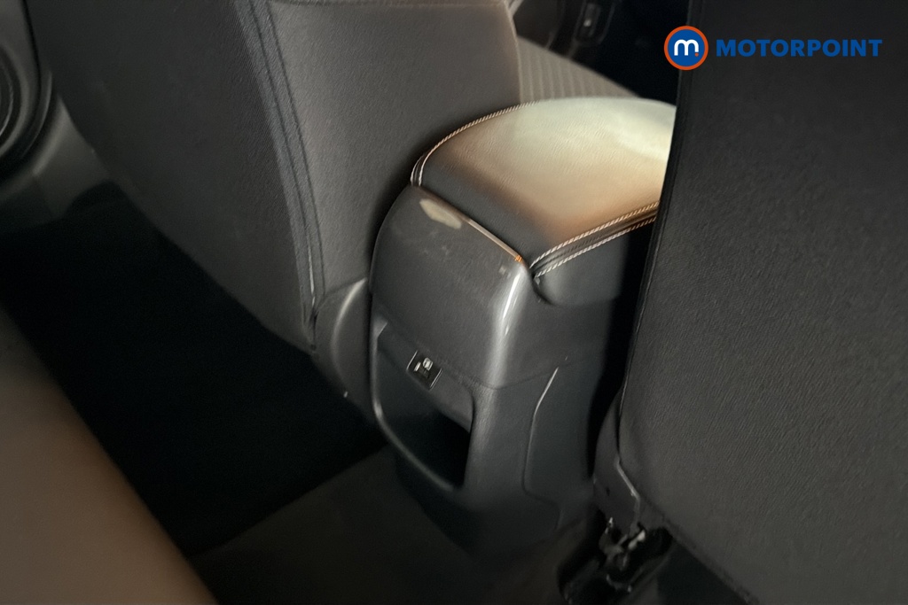 Nissan Juke N-Connecta Manual Petrol SUV - Stock Number (1686787) - 28th supplementary image