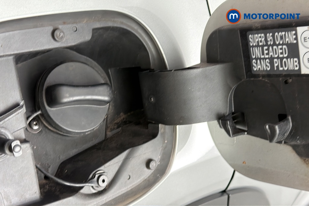 Nissan Juke N-Connecta Manual Petrol SUV - Stock Number (1686787) - 41st supplementary image