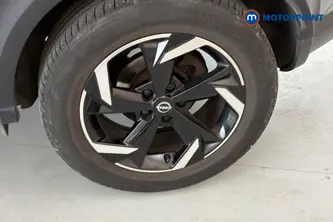 Nissan Juke N-Connecta Manual Petrol SUV - Stock Number (1686787) - 45th supplementary image