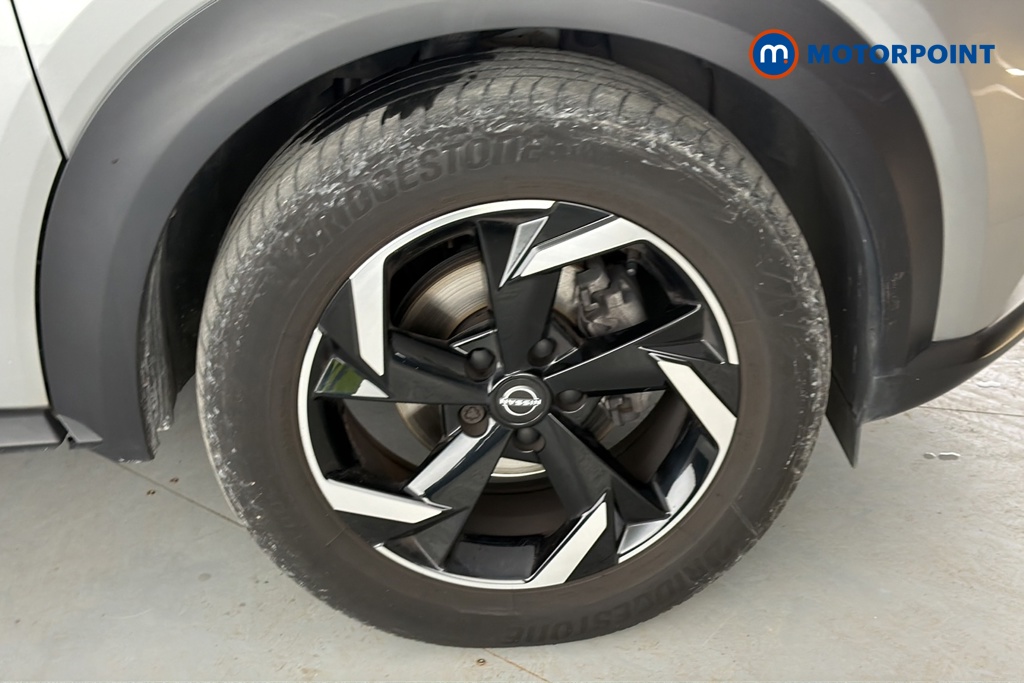 Nissan Juke N-Connecta Manual Petrol SUV - Stock Number (1686787) - 47th supplementary image