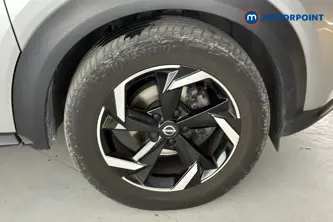 Nissan Juke N-Connecta Manual Petrol SUV - Stock Number (1686787) - 47th supplementary image