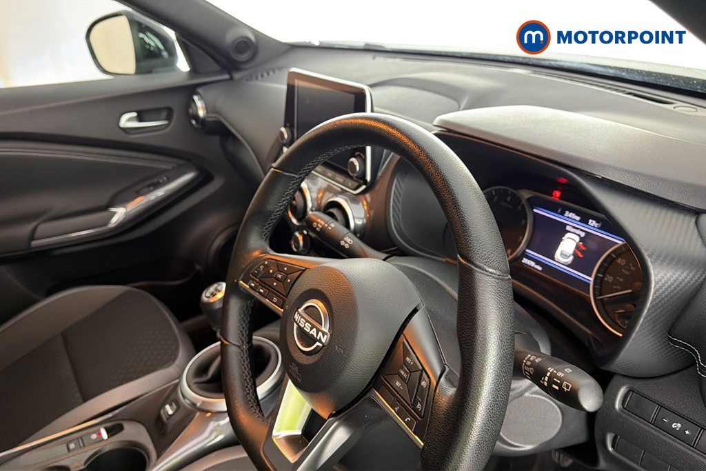 Nissan Juke N-Connecta Manual Petrol SUV - Stock Number (1686787) - 1st supplementary image