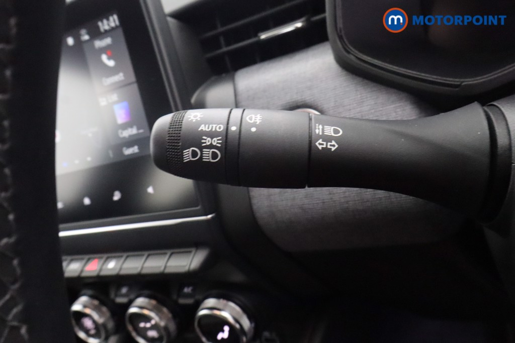 Renault Clio Evolution Manual Petrol Hatchback - Stock Number (1686800) - 7th supplementary image
