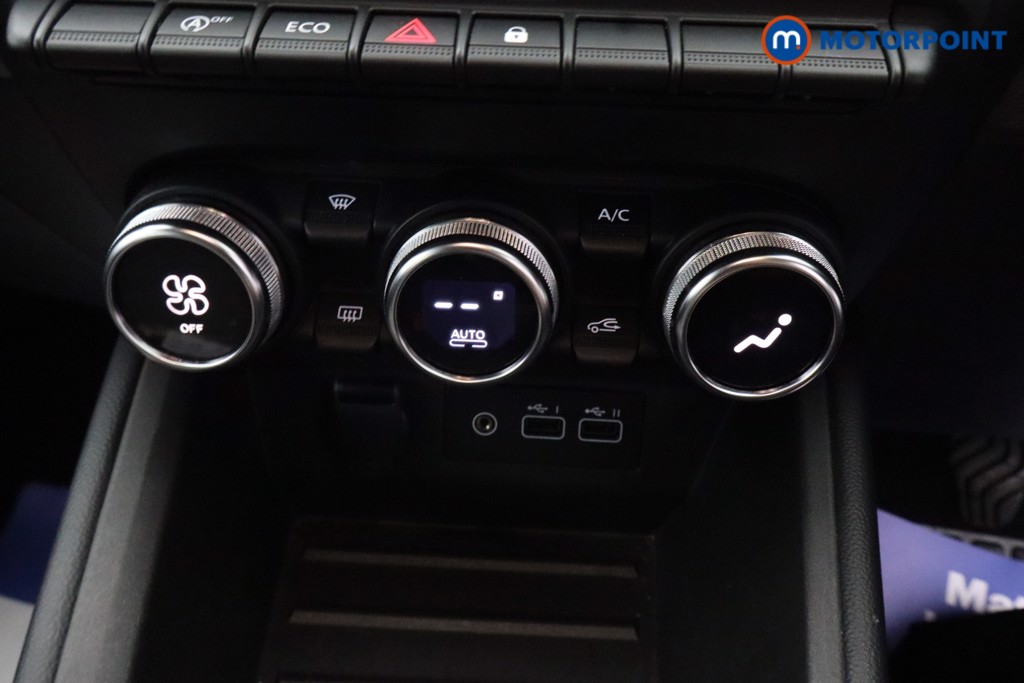 Renault Clio Evolution Manual Petrol Hatchback - Stock Number (1686800) - 13th supplementary image