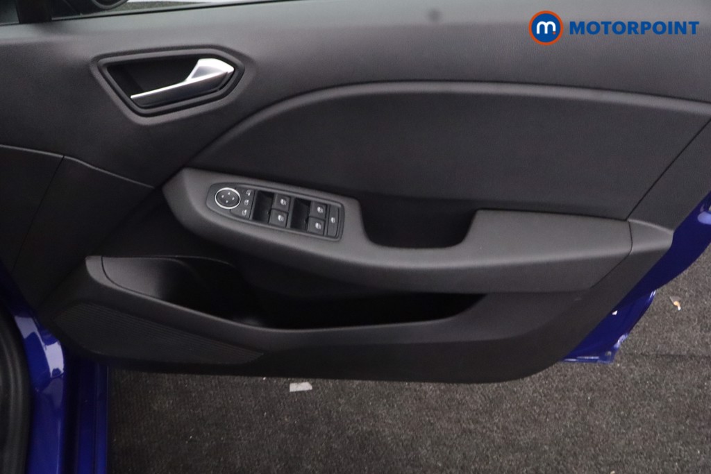 Renault Clio Evolution Manual Petrol Hatchback - Stock Number (1686800) - 23rd supplementary image