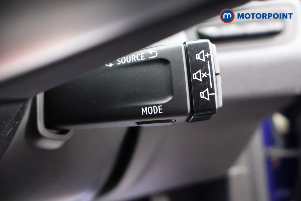 Renault Clio Evolution Manual Petrol Hatchback - Stock Number (1686813) - 7th supplementary image