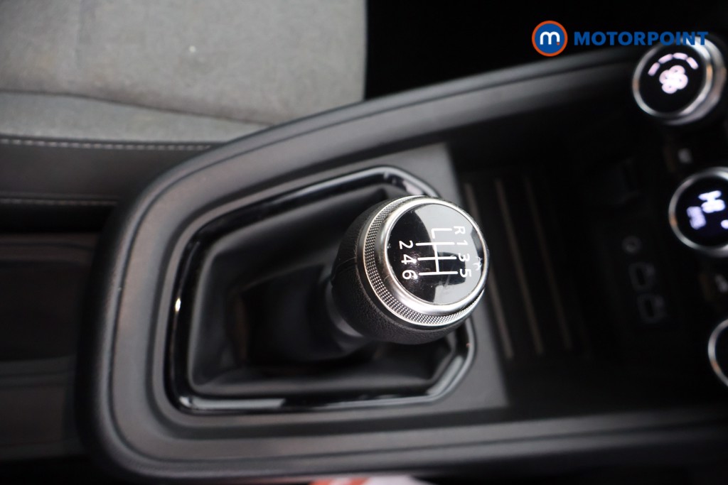 Renault Clio Evolution Manual Petrol Hatchback - Stock Number (1686813) - 10th supplementary image