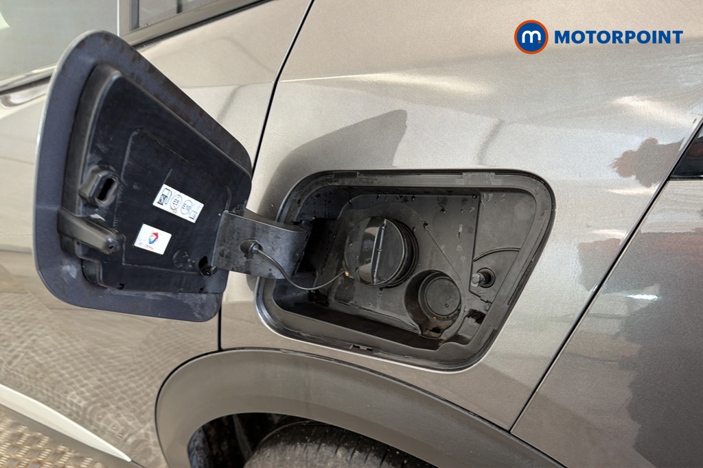 Peugeot 2008 GT Manual Petrol SUV - Stock Number (1687911) - 41st supplementary image