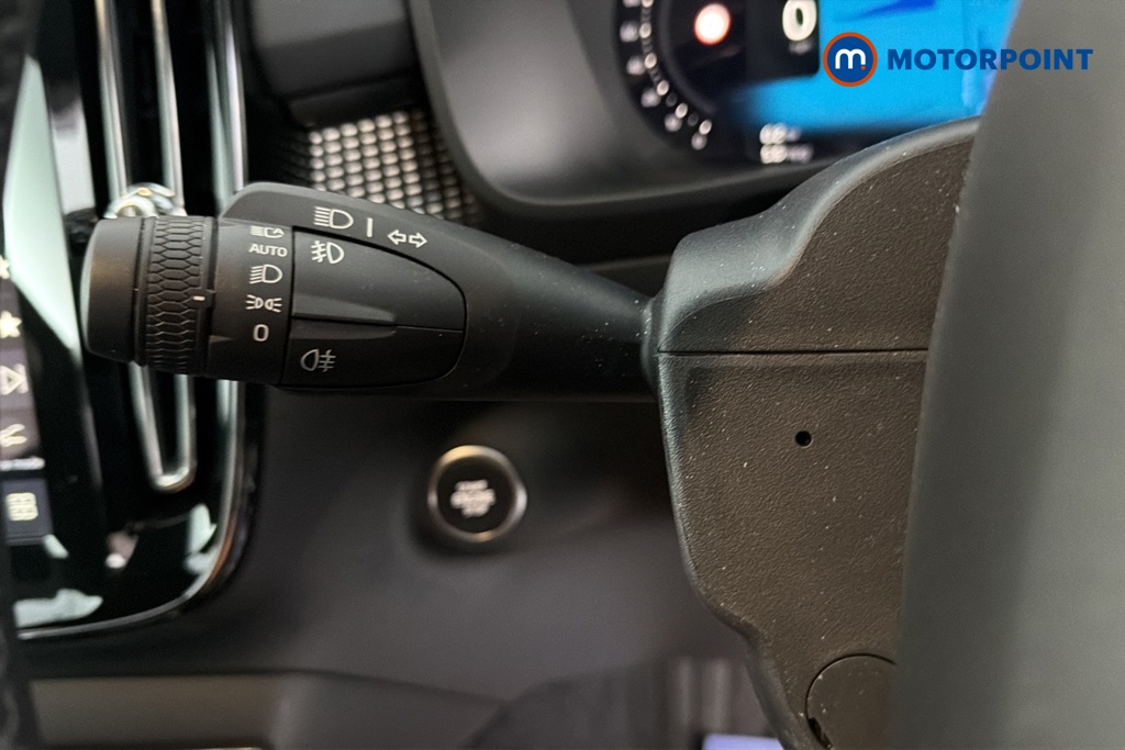 Volvo Xc40 Plus Automatic Petrol SUV - Stock Number (1688917) - 5th supplementary image
