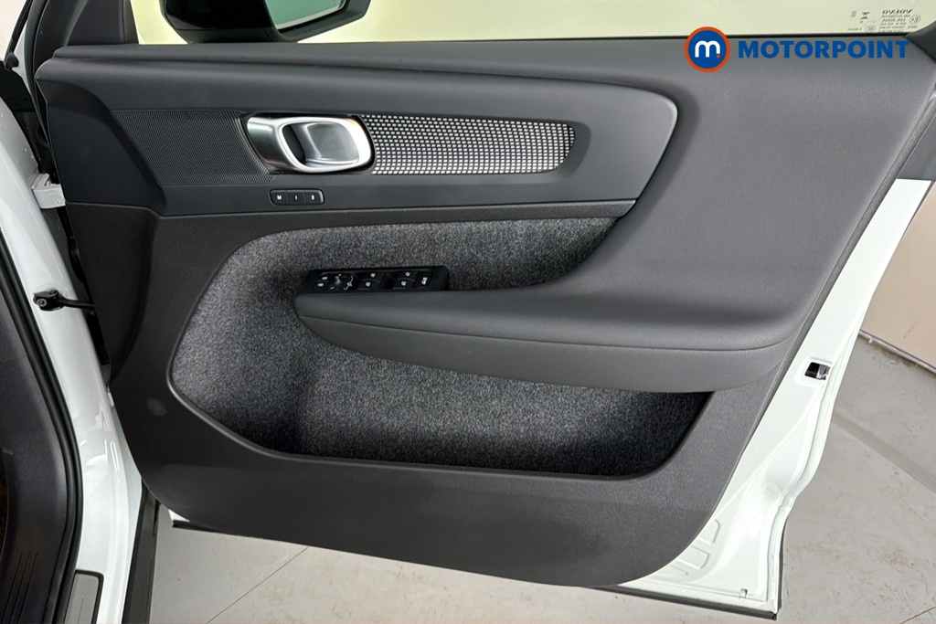 Volvo Xc40 Plus Automatic Petrol SUV - Stock Number (1688917) - 18th supplementary image