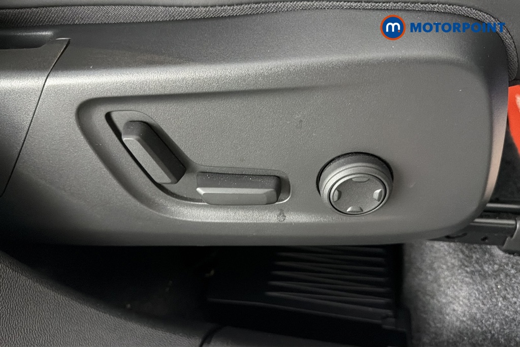 Volvo Xc40 Plus Automatic Petrol SUV - Stock Number (1688917) - 23rd supplementary image
