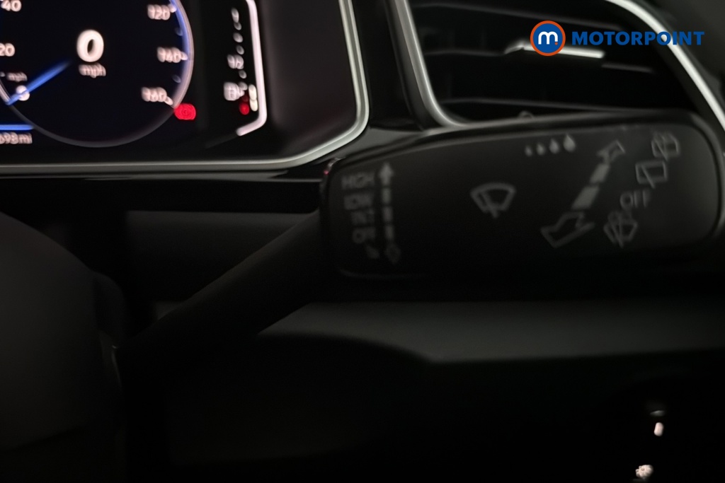 Volkswagen T-Roc R-Line Automatic Petrol SUV - Stock Number (1689536) - 6th supplementary image