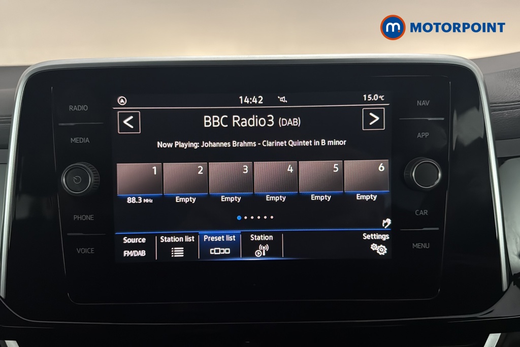 Volkswagen T-Roc R-Line Automatic Petrol SUV - Stock Number (1689536) - 8th supplementary image