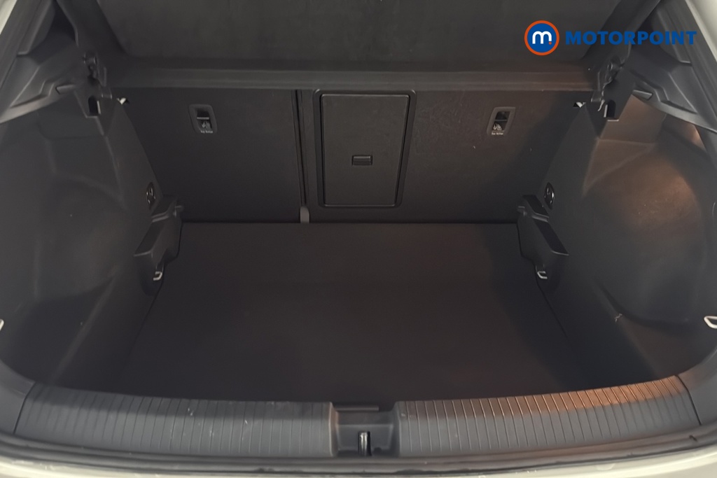 Volkswagen T-Roc R-Line Automatic Petrol SUV - Stock Number (1689536) - 30th supplementary image
