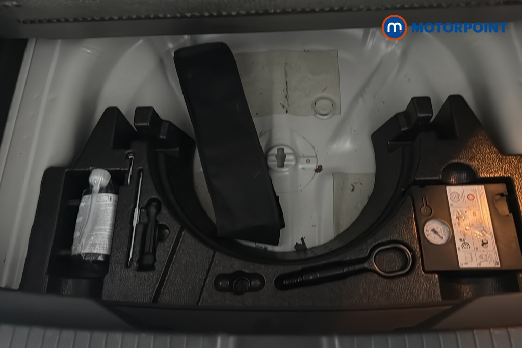 Volkswagen T-Roc R-Line Automatic Petrol SUV - Stock Number (1689536) - 33rd supplementary image