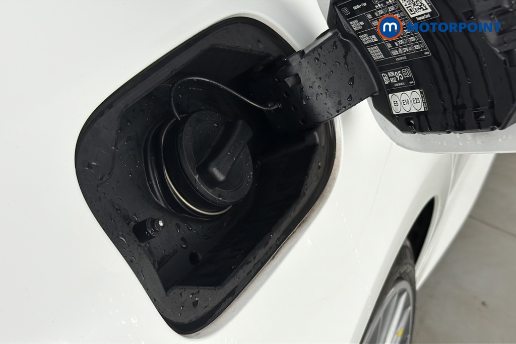 Mercedes-Benz C Class Amg Line Automatic Petrol Saloon - Stock Number (1689565) - 41st supplementary image