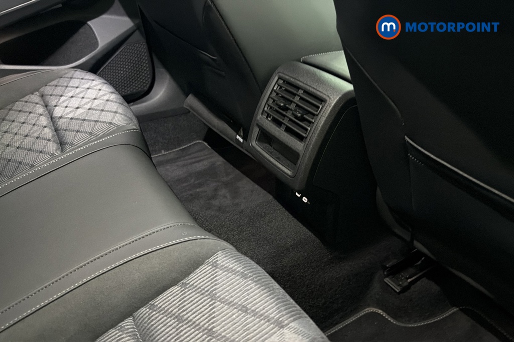 Volkswagen Golf Black Edition Manual Petrol Hatchback - Stock Number (1689612) - 28th supplementary image